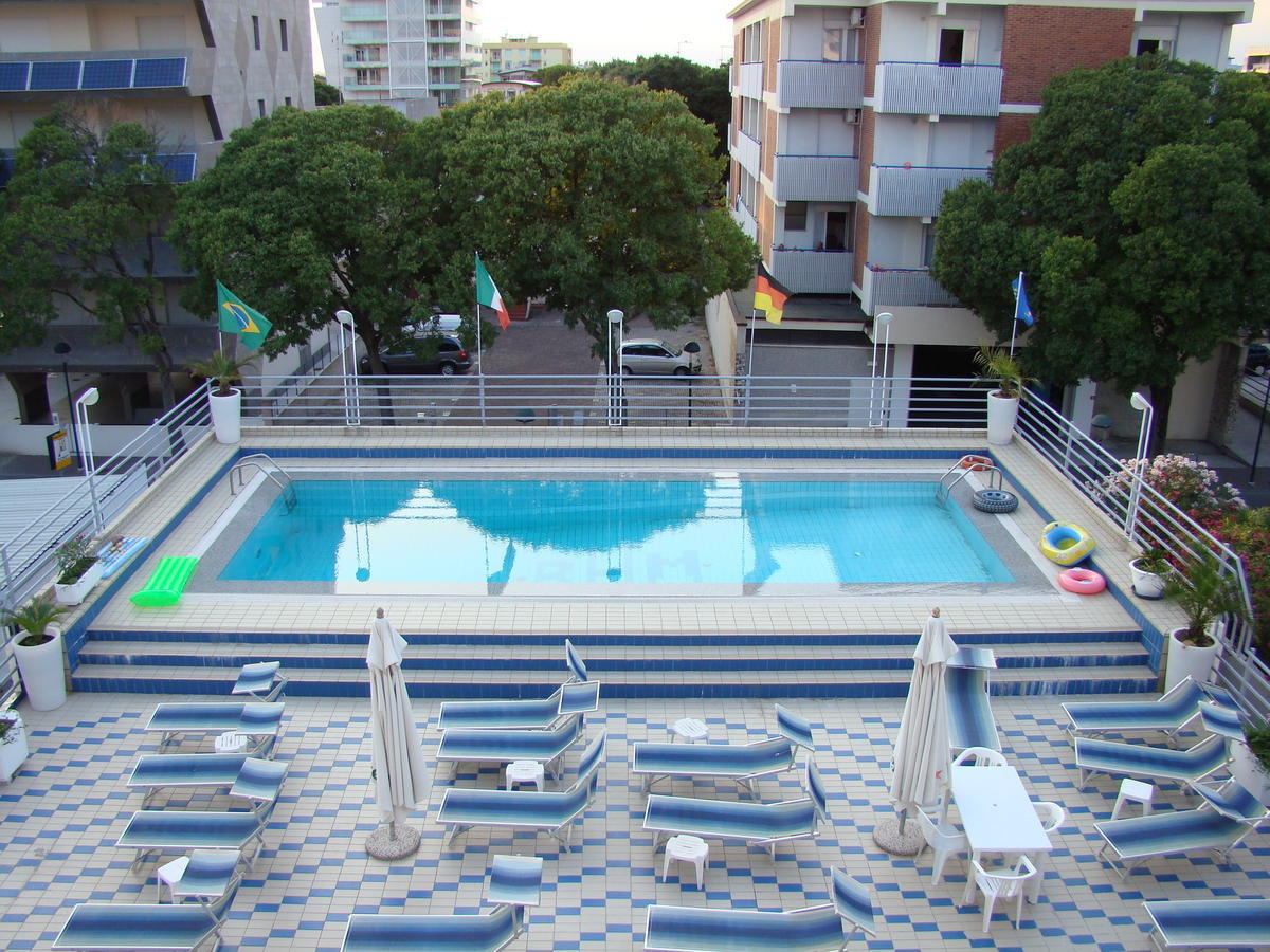 Hotel Blue Marine Lignano Sabbiadoro Eksteriør billede
